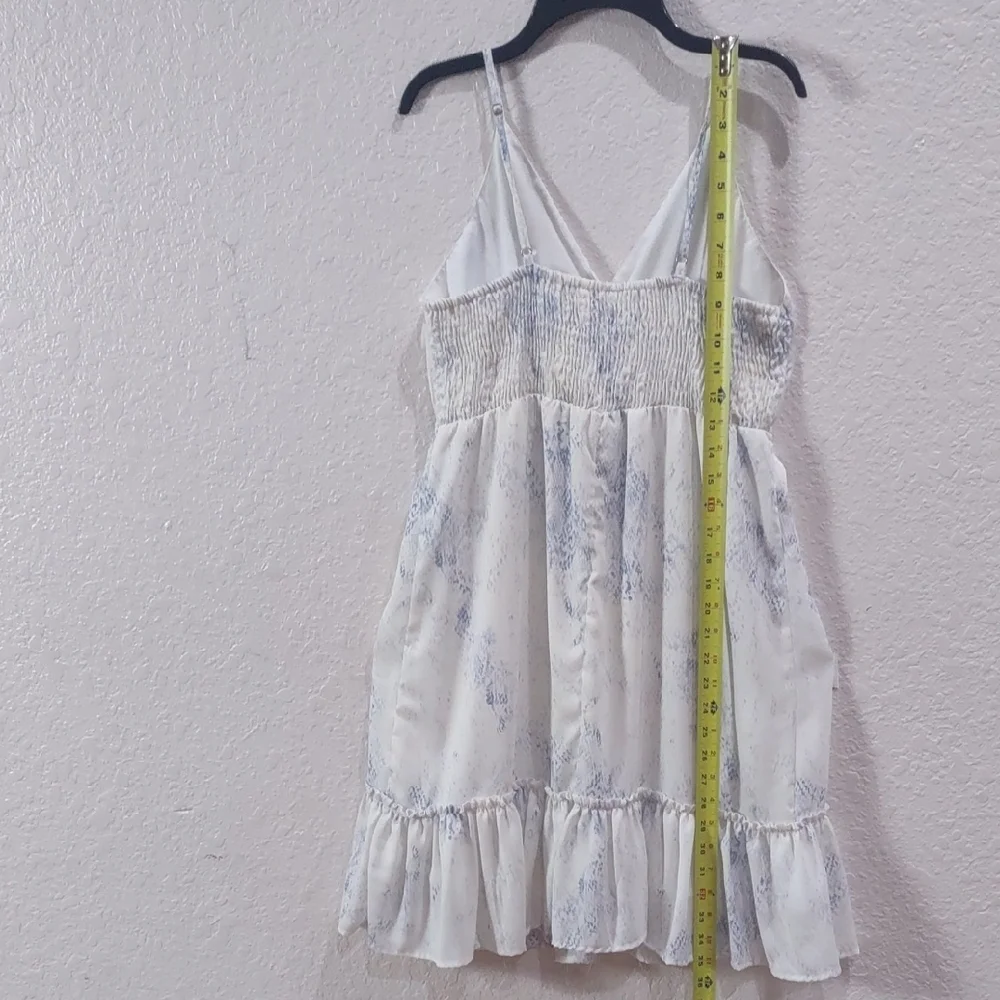 Sim & SamWhite and Blue Sleeveless Dress - Picture 10 of 17